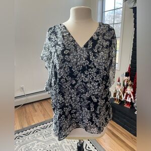 WHITE‎ HOUSE BLACK MARKET Lined Delicate Floral Short Sleeve Women Shirt Top